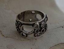 VULCANO - srebrna obrączka z kryształkami