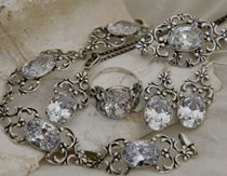 AGIRA - srebrny z kryształem Swarovskiego