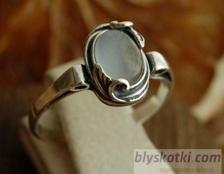 JUNA - srebrny pierścionek z kocim okiem