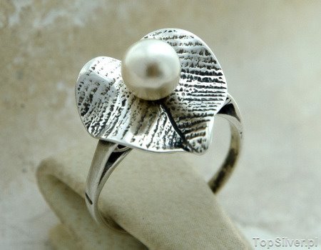 LILIA - srebrny pierścionek z perłą
