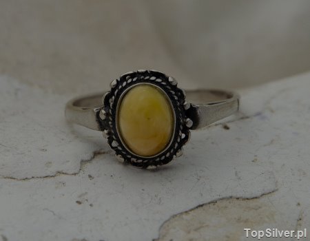 BENITA - srebrny pierścionek z bursztynem