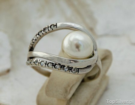 BALENA - srebrny pierścień z perłą