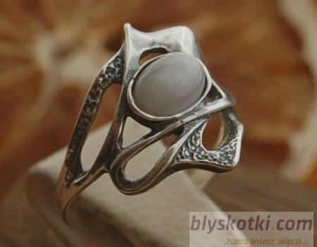 LOBELIA - srebrny pierścionek z kocim okiem