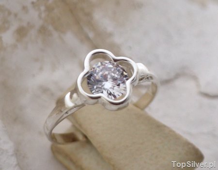SAKURA - srebrny pierścionek z cyrkonią CRYSTAL