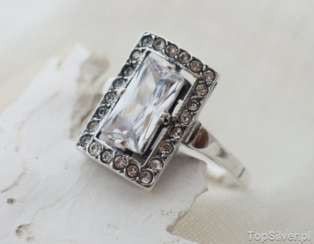 SUJATA - srebrny pierścionek z cyrkoniami