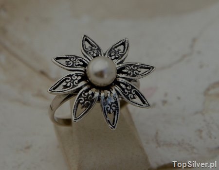 MADONA - srebrny pierścionek z perłami