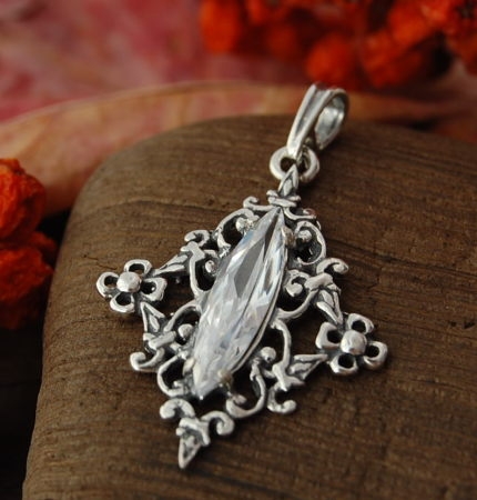 VINCANA - srebrny wisiorek z kryształem Swarovskiego 