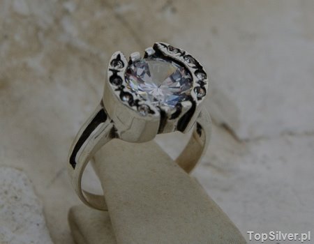 AUSTRIA - srebrny pierścionek z kryształkami