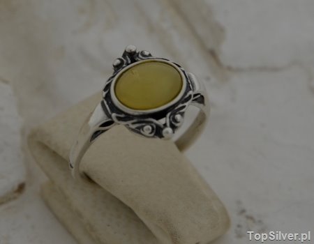 CAMBARA - srebrny pierścionek z bursztynem