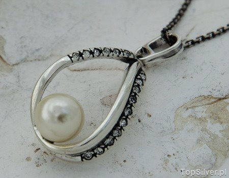 BALENA - srebrny wisiorek z perła i kryształkami