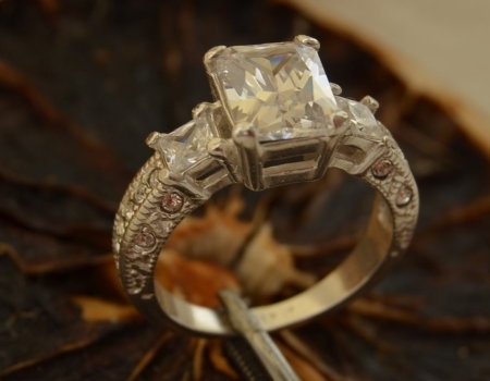 ALEXIS - srebrny pierścień z cyrkonią