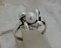 EVORA - srebrny pierścionek z perłami