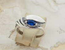 GLIDA - srebrny pierścionek z szafirem