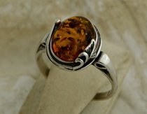 KARELIA - srebrny pierścionek z bursztynami