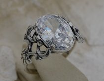 AGIRA - srebrny pierścionek z kryształem Swarovskiego