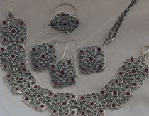 CESARTA - srebrny komplet z rubinem i perłami