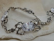 AGIRA - srebrna bransoletka z kryształem Swarovskiego