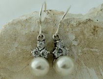 PIRAMIDA - srebrne kolczyki z perłami i cyrkoniami