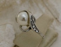 MAESTRO - srebrny pierscionek perła i kryształy