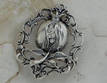IGLESIA - srebrna broszka z kryształkami Swarovskiego