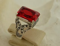 ELWIRA - srebrny pierścień z rubinem