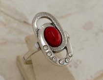 LOLO - srebrny pierścionek z koralem i kryształkami