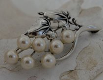 PERŁOWE GRONO - srebrny wisiorek z perłami