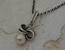 SILVES - srebrny wisiorek z perłą