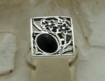 KARMEN - srebrny pierścionek z onyksem