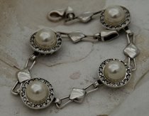 ADRIA - srebrna bransoleta z perłami i kryształkami