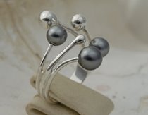 KAREN - srebrny pierścionek z perłami