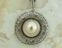 SALVINIO - srebrny wisiorek z perłą