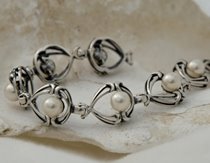 SAGRES - srebrna bransoletka z perłą